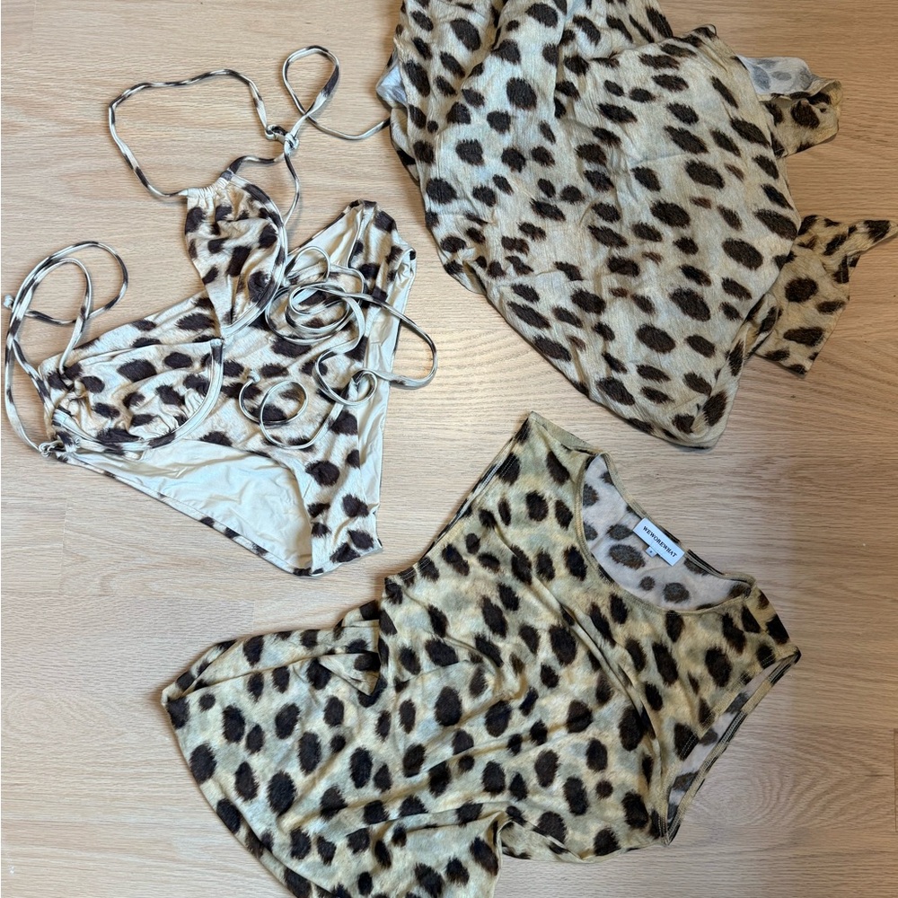 WeWoreWhat Animal Print 4 piece swim set